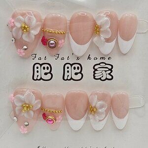 Press On Nails - French Tips with Bangles & 3D Flowers / Size Medium (10 pack)